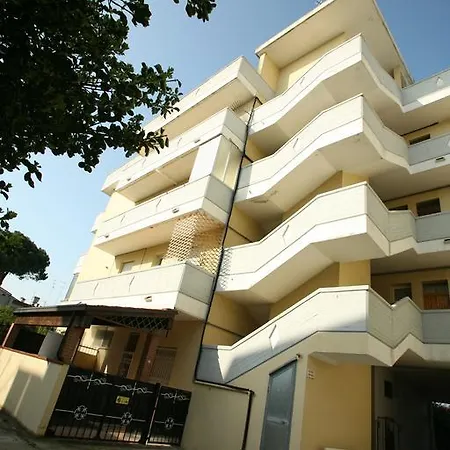 Ninfe 13 Lido delle Nazioni